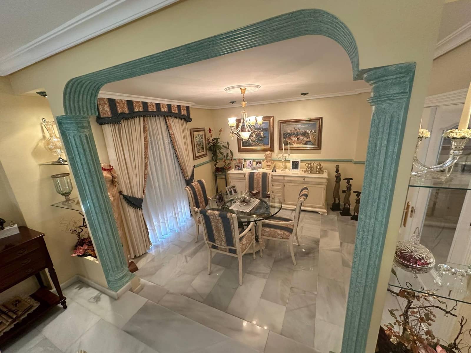 4 bedroom Villa for sale in Benidorm with pool - € 1,264,000 (Ref: 9818152)