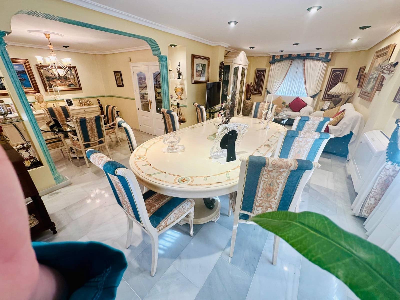 4 bedroom Villa for sale in Benidorm with pool - € 1,264,000 (Ref: 9818152)