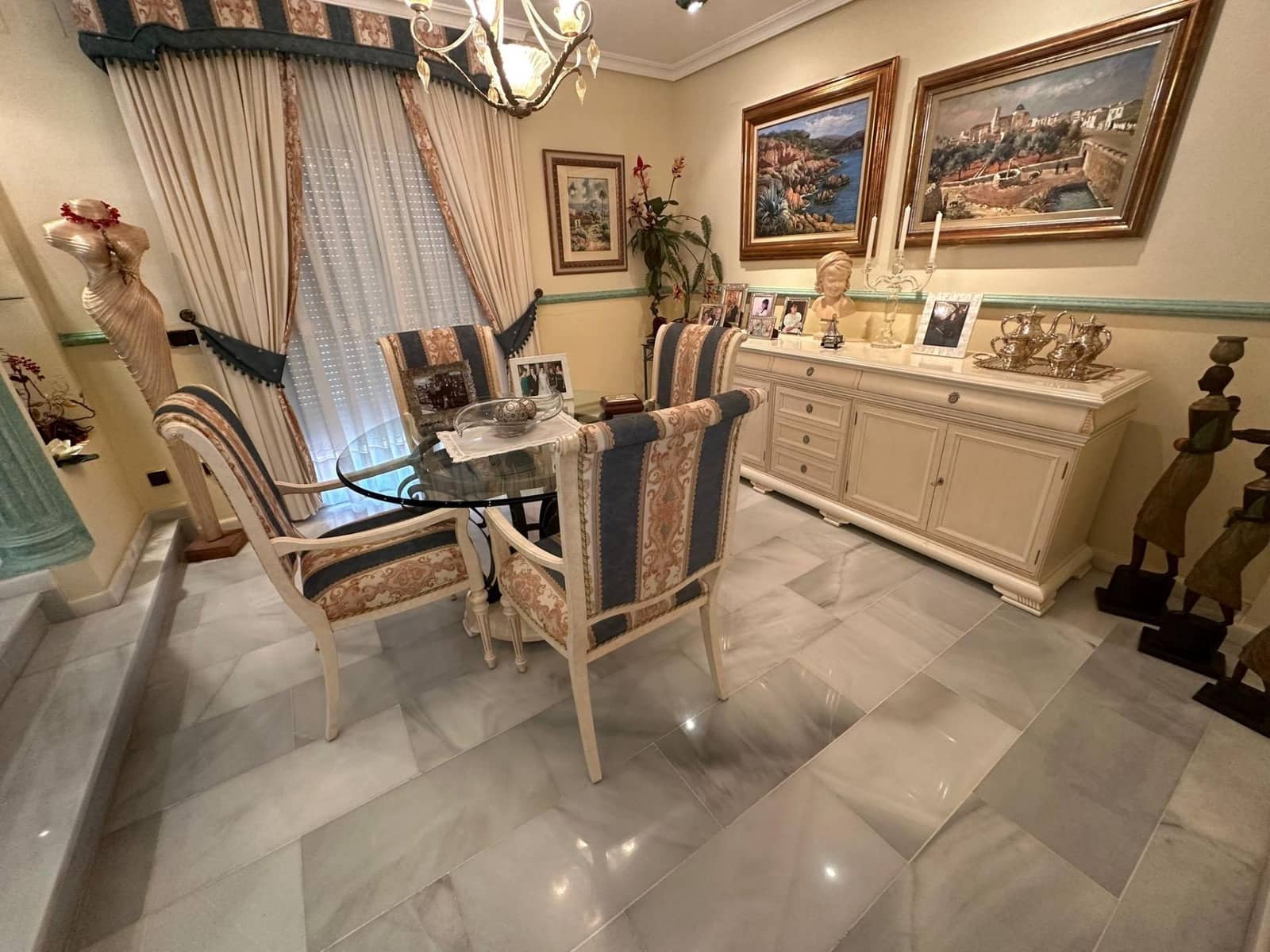 4 bedroom Villa for sale in Benidorm with pool - € 1,264,000 (Ref: 9818152)