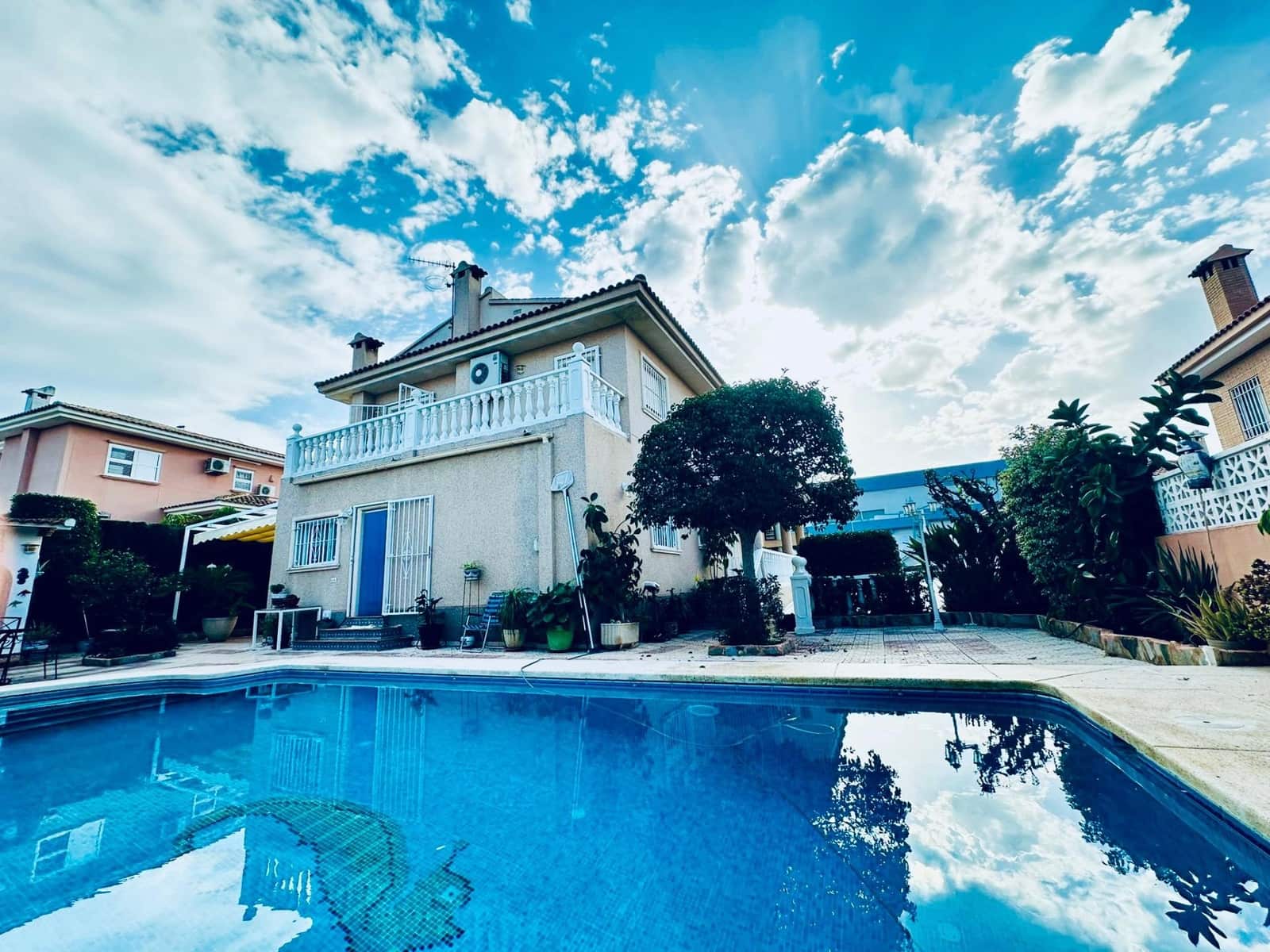 4 bedroom Villa for sale in Benidorm with pool - € 1,264,000 (Ref: 9818152)