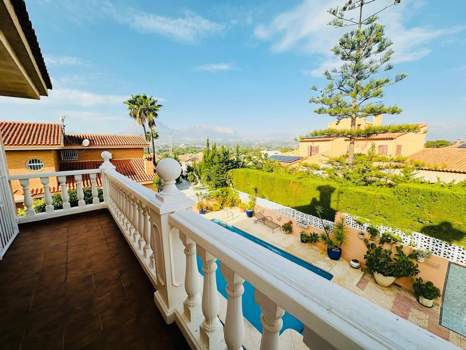4 bedroom Villa for sale in Benidorm with pool - € 1,264,000 (Ref: 9818152)