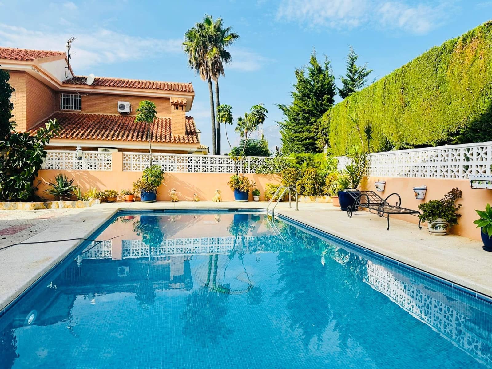 4 bedroom Villa for sale in Benidorm with pool - € 1,264,000 (Ref: 9818152)