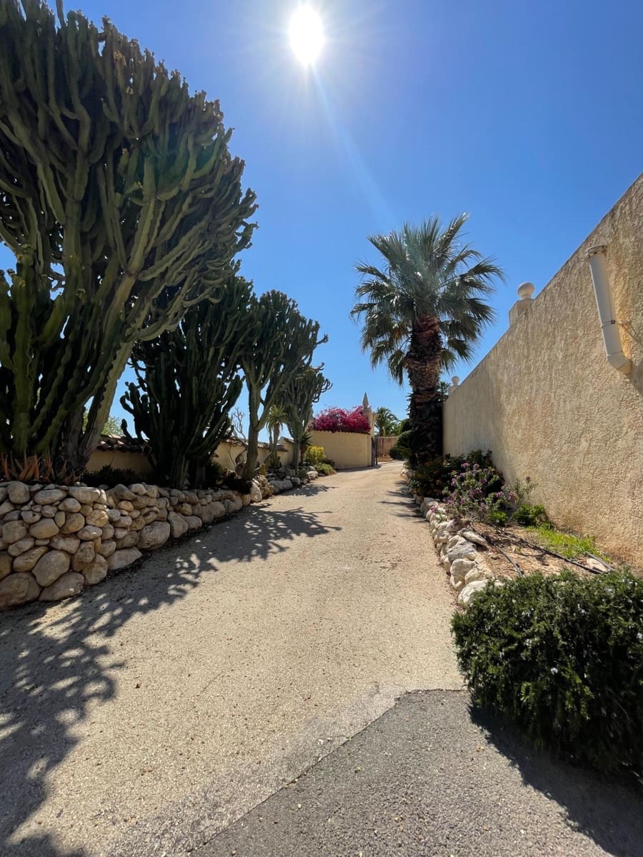 7 soveværelse Finca/Landehus til salg i Alfaz del Pi / L'Alfas del Pi med swimmingpool garage - € 1.750.000 (Ref: 9818159)