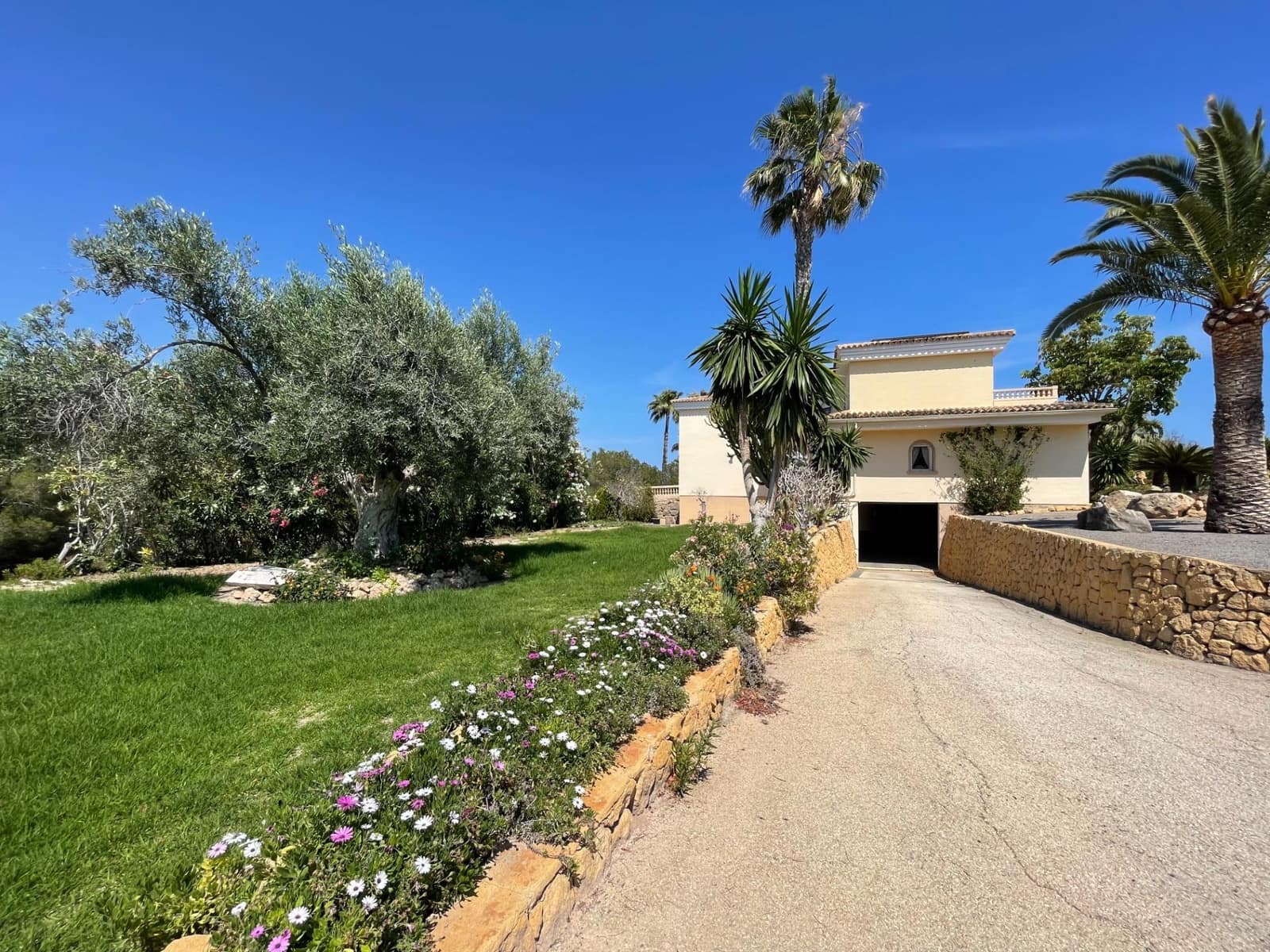 7 soveværelse Finca/Landehus til salg i Alfaz del Pi / L'Alfas del Pi med swimmingpool garage - € 1.750.000 (Ref: 9818159)
