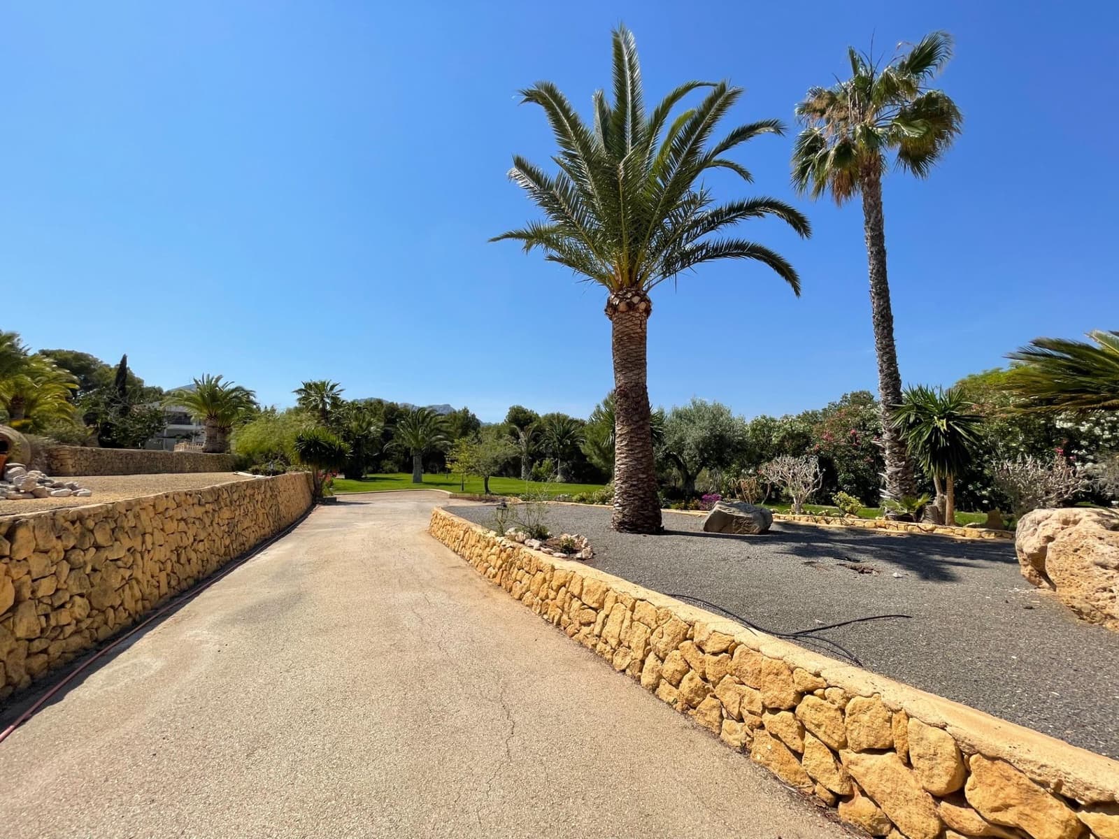 7 soveværelse Finca/Landehus til salg i Alfaz del Pi / L'Alfas del Pi med swimmingpool garage - € 1.750.000 (Ref: 9818159)
