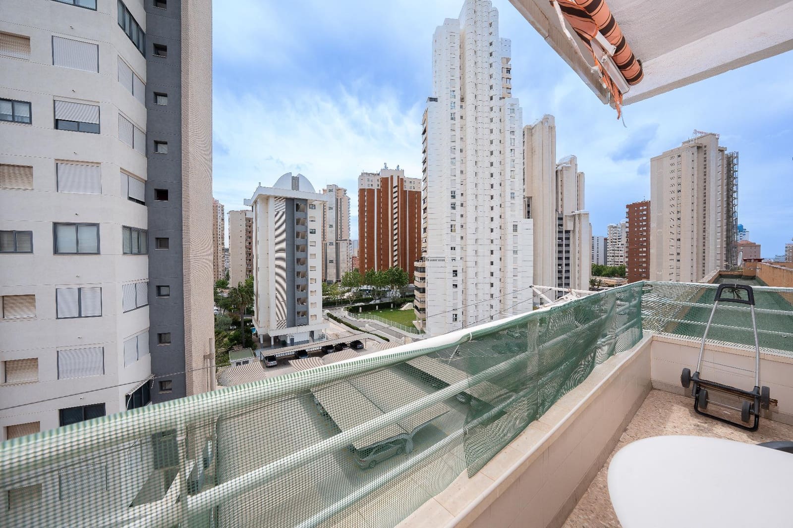 2 sovrum Lägenhet till salu i Benidorm - 220 000 € (Ref: 9820454)