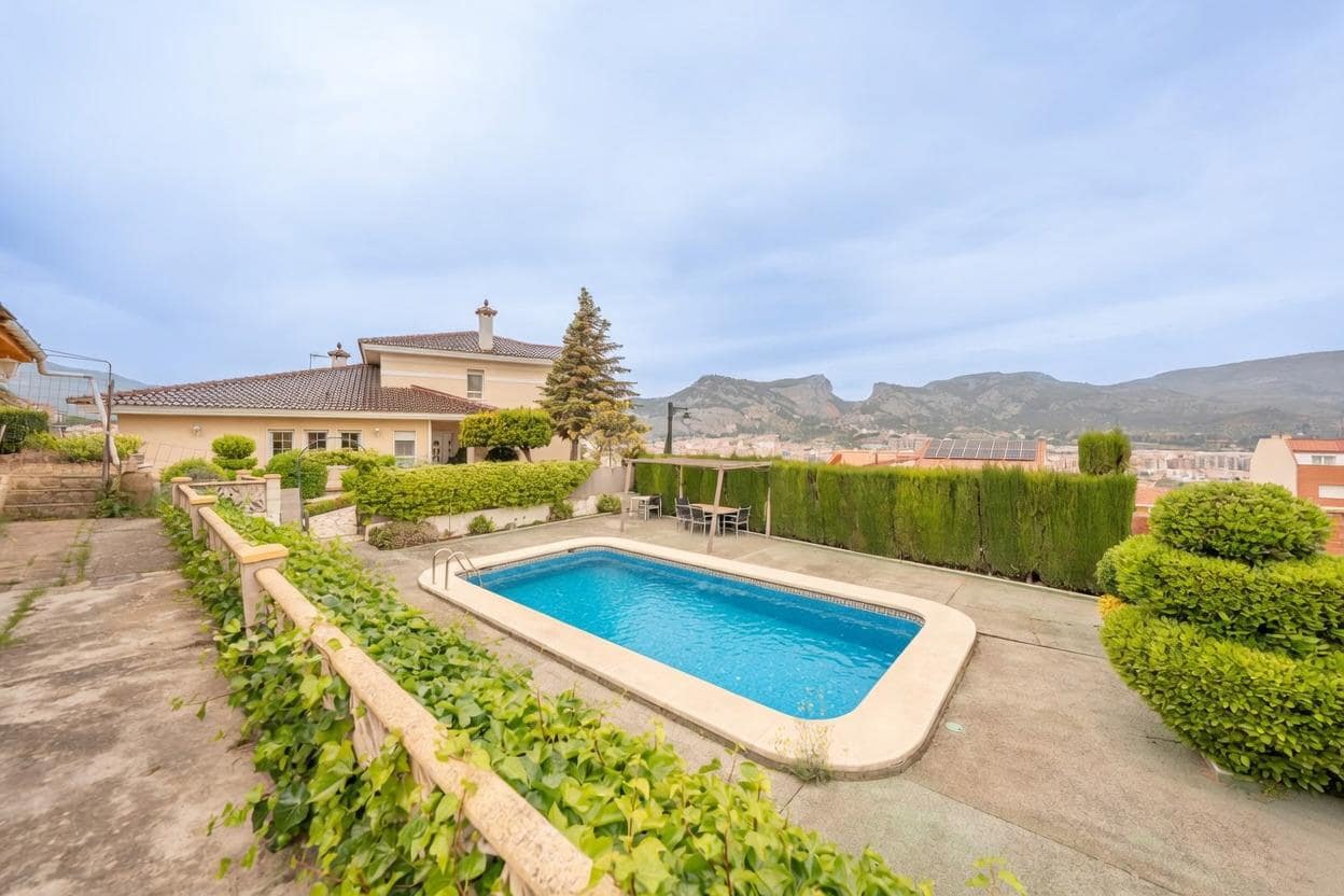 5 bedroom Villa for sale in Alcoy / Alcoi with pool garage - € 489,000 (Ref: 9822859)