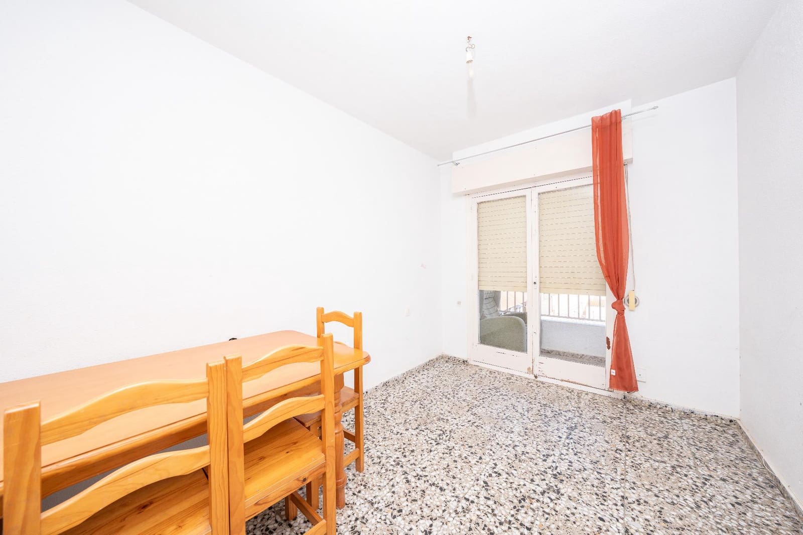 4 bedroom Flat for sale in Monforte del Cid - € 69,000 (Ref: 9822860)