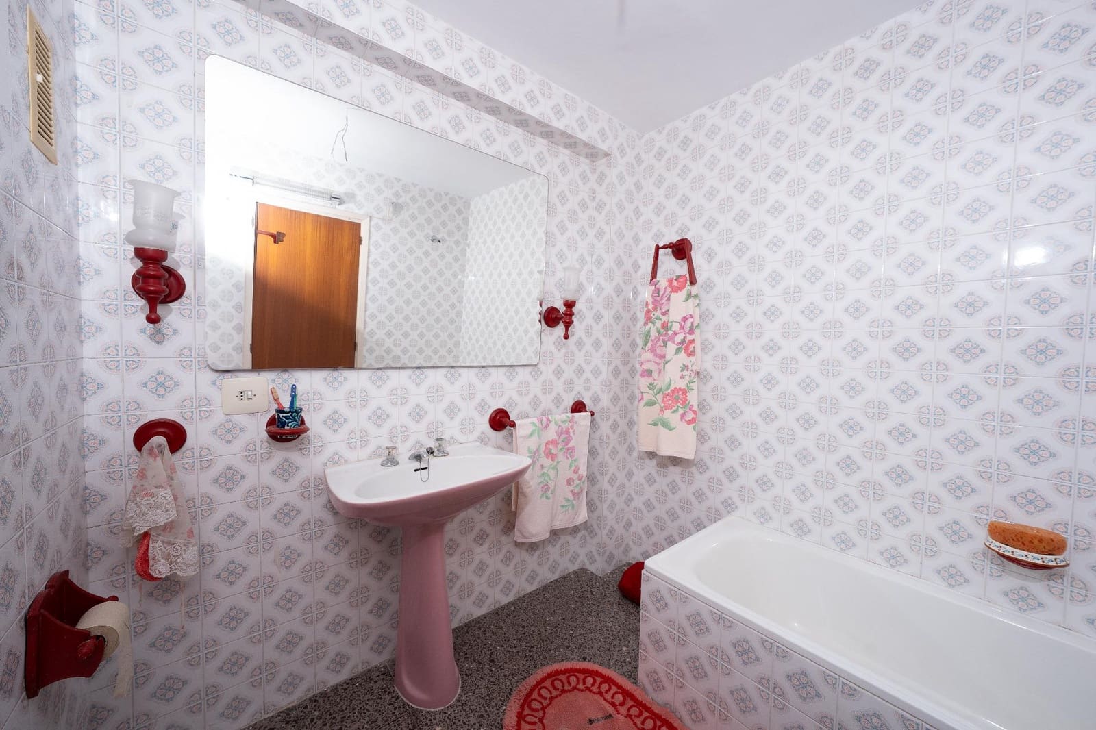 Piso de 4 habitaciones en Jijona / Xixona en venta - 130.000 € (Ref: 9833613)
