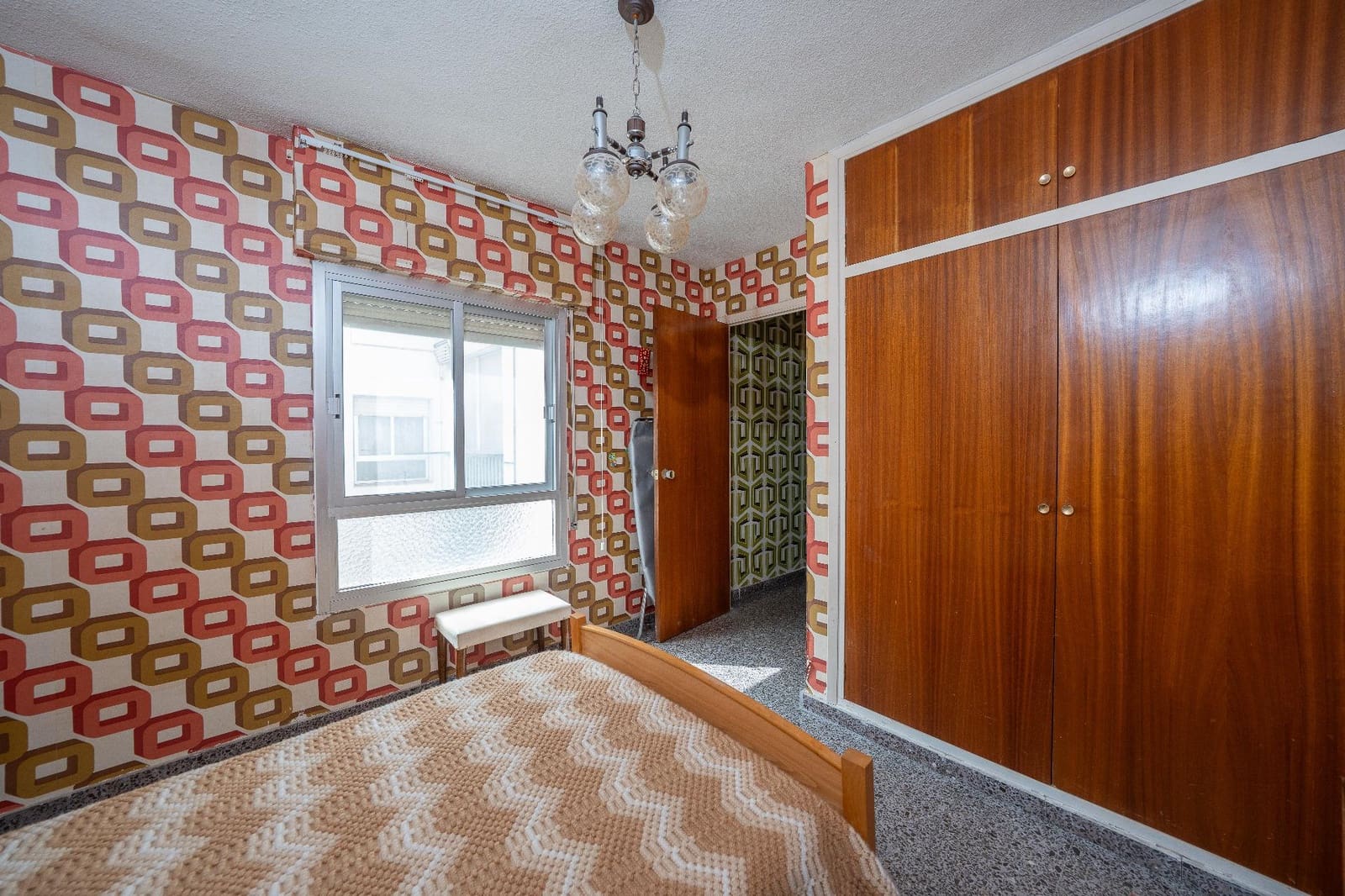 Piso de 4 habitaciones en Jijona / Xixona en venta - 130.000 € (Ref: 9833613)