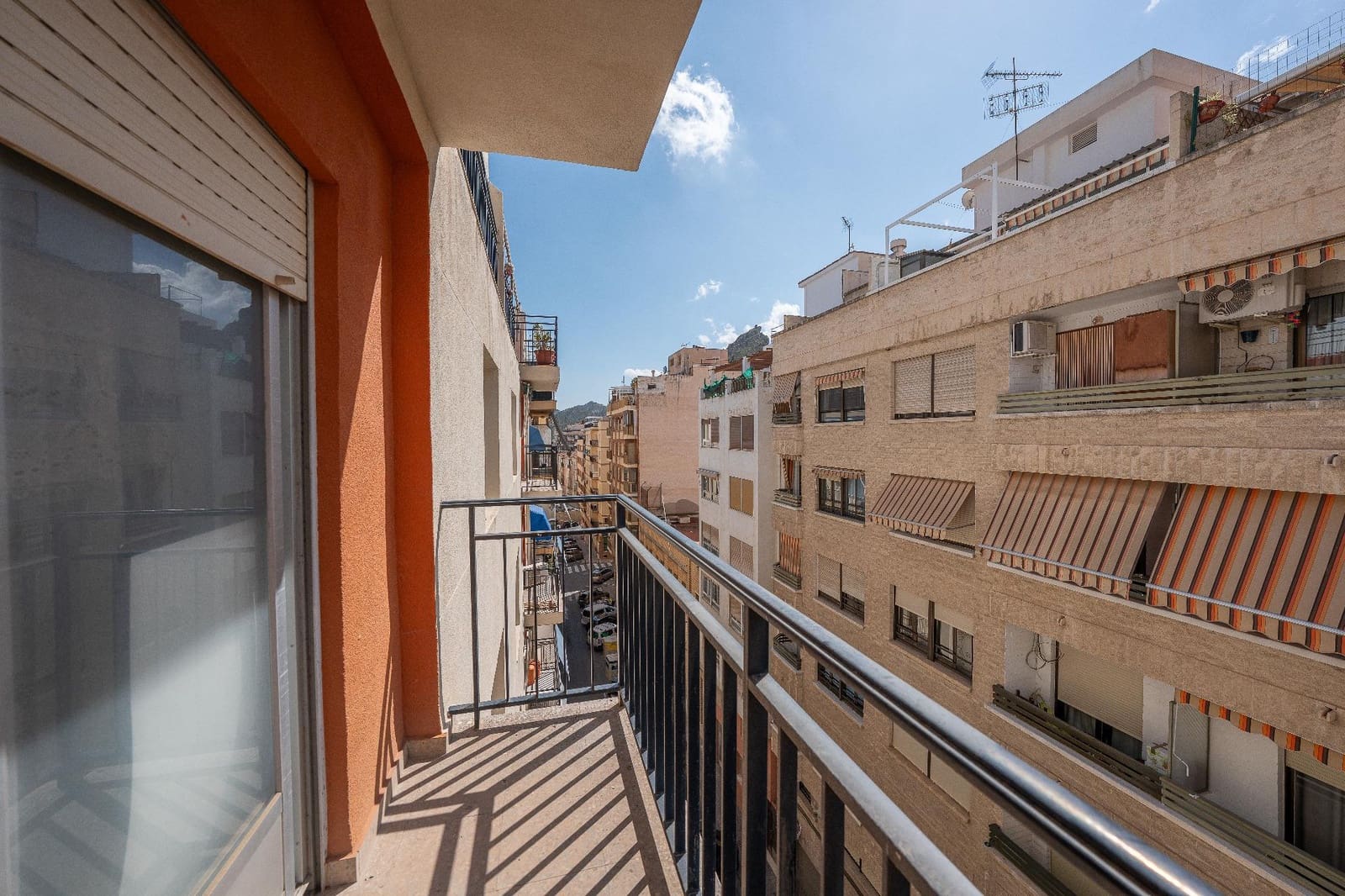 Piso de 4 habitaciones en Jijona / Xixona en venta - 130.000 € (Ref: 9833613)