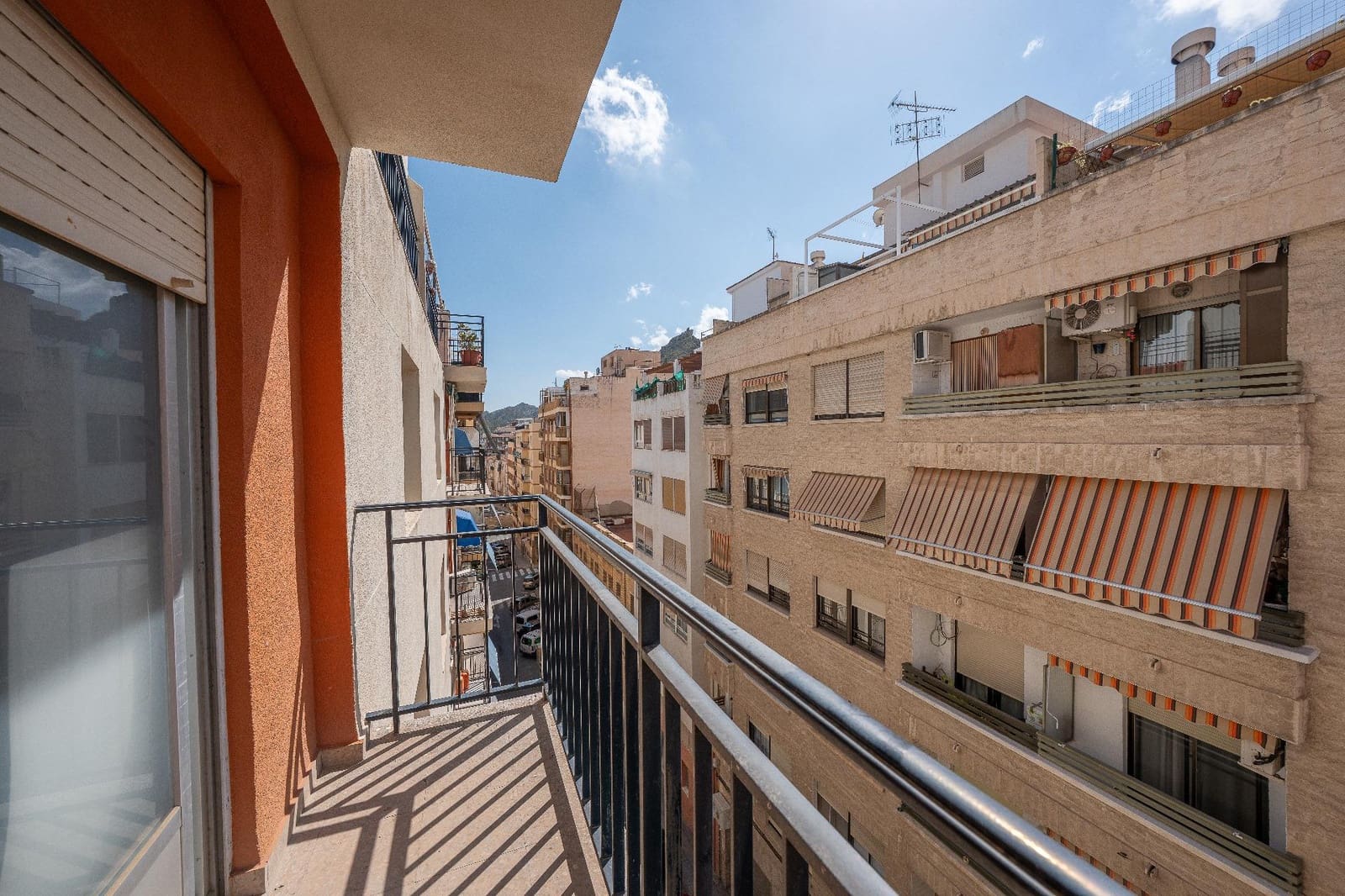 Piso de 4 habitaciones en Jijona / Xixona en venta - 130.000 € (Ref: 9833613)