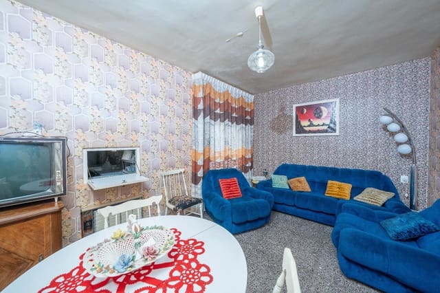 Piso de 4 habitaciones en Jijona / Xixona en venta - 130.000 € (Ref: 9833613)