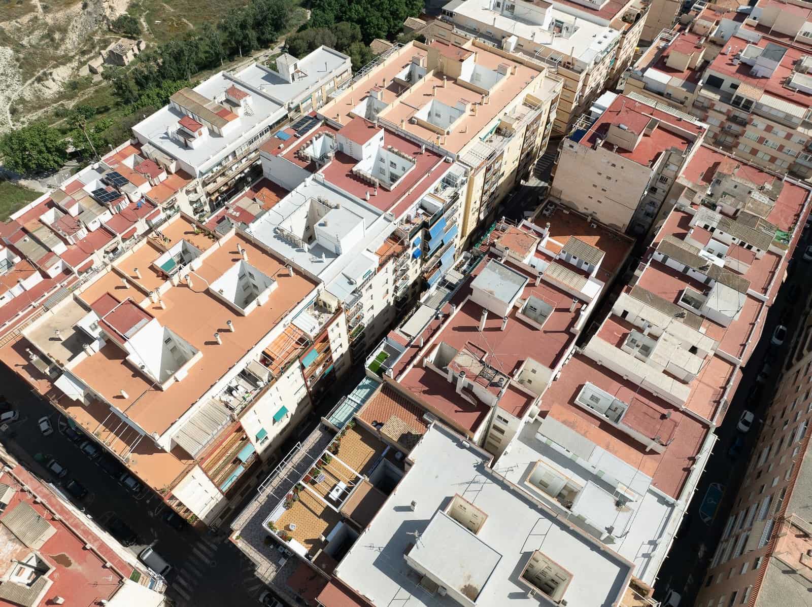 Piso de 4 habitaciones en Jijona / Xixona en venta - 130.000 € (Ref: 9833613)