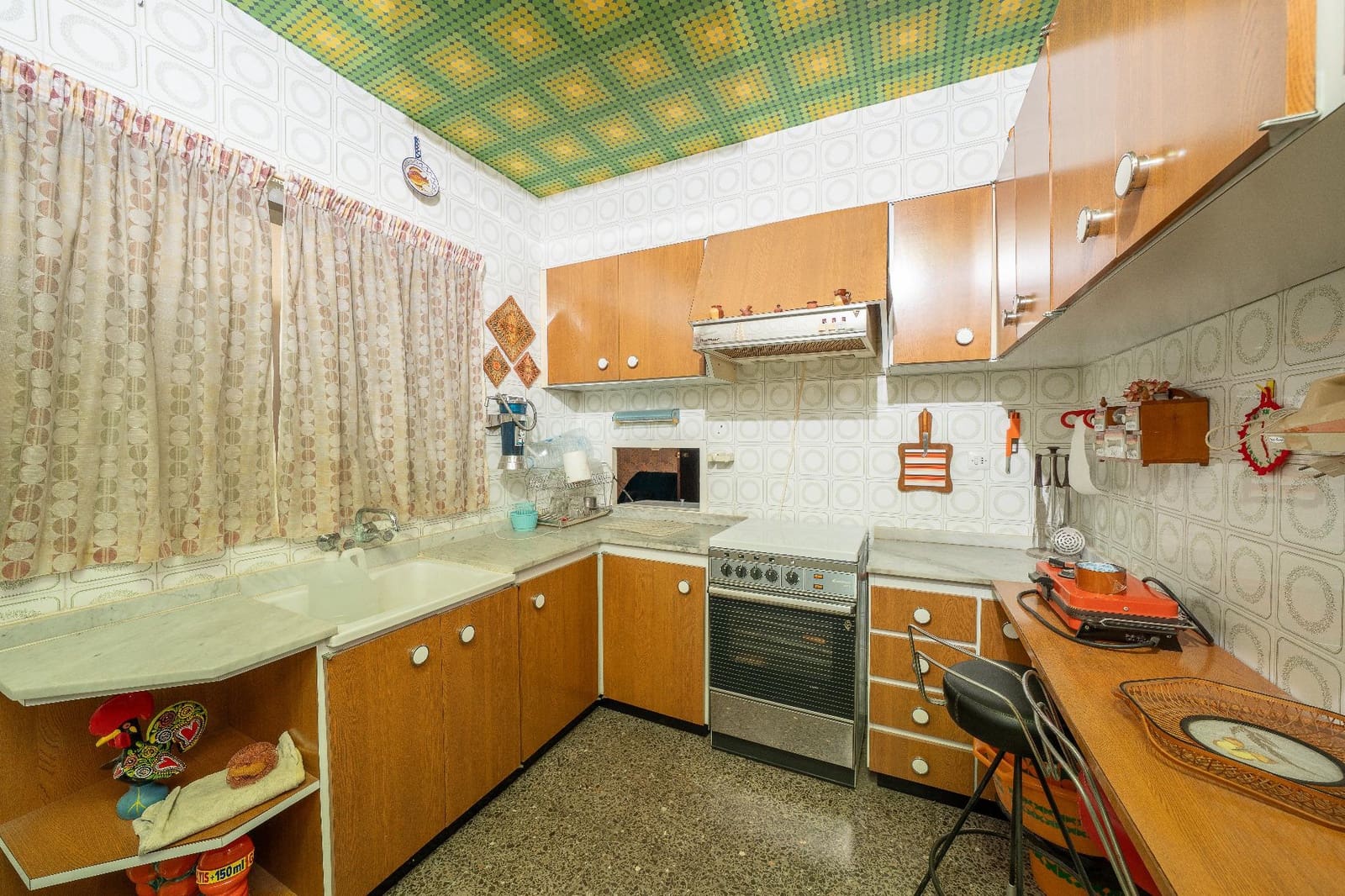 Piso de 4 habitaciones en Jijona / Xixona en venta - 130.000 € (Ref: 9833613)