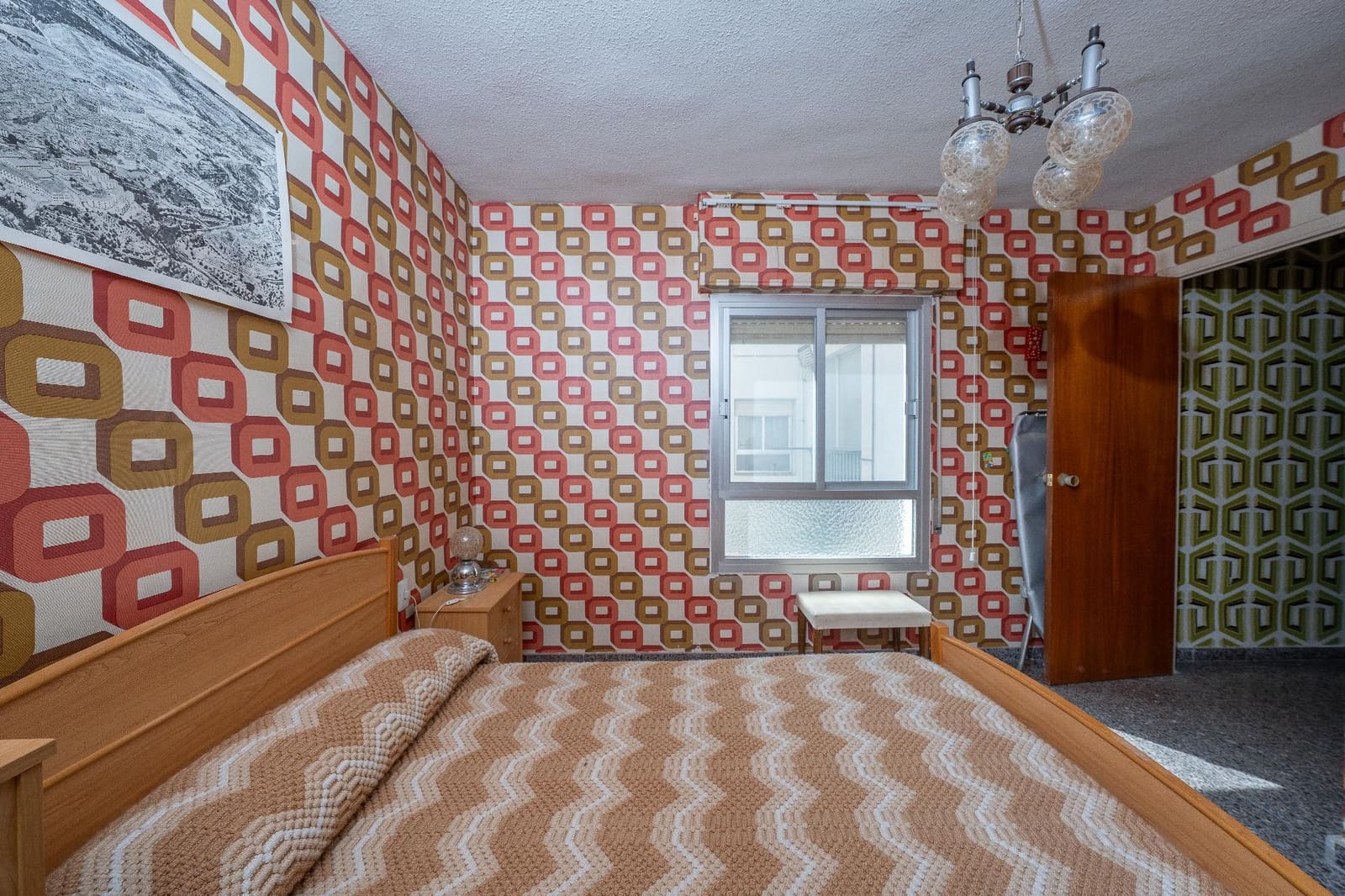 Piso de 4 habitaciones en Jijona / Xixona en venta - 130.000 € (Ref: 9833613)