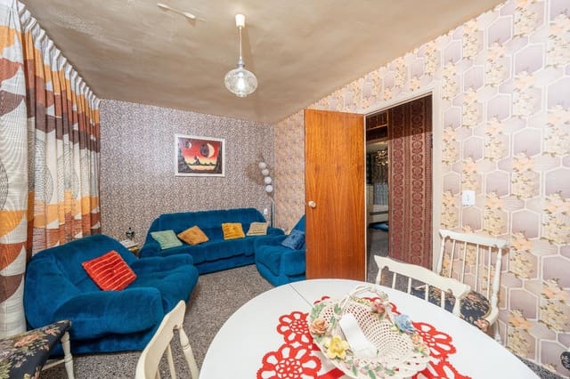 Piso de 4 habitaciones en Jijona / Xixona en venta - 130.000 € (Ref: 9833613)