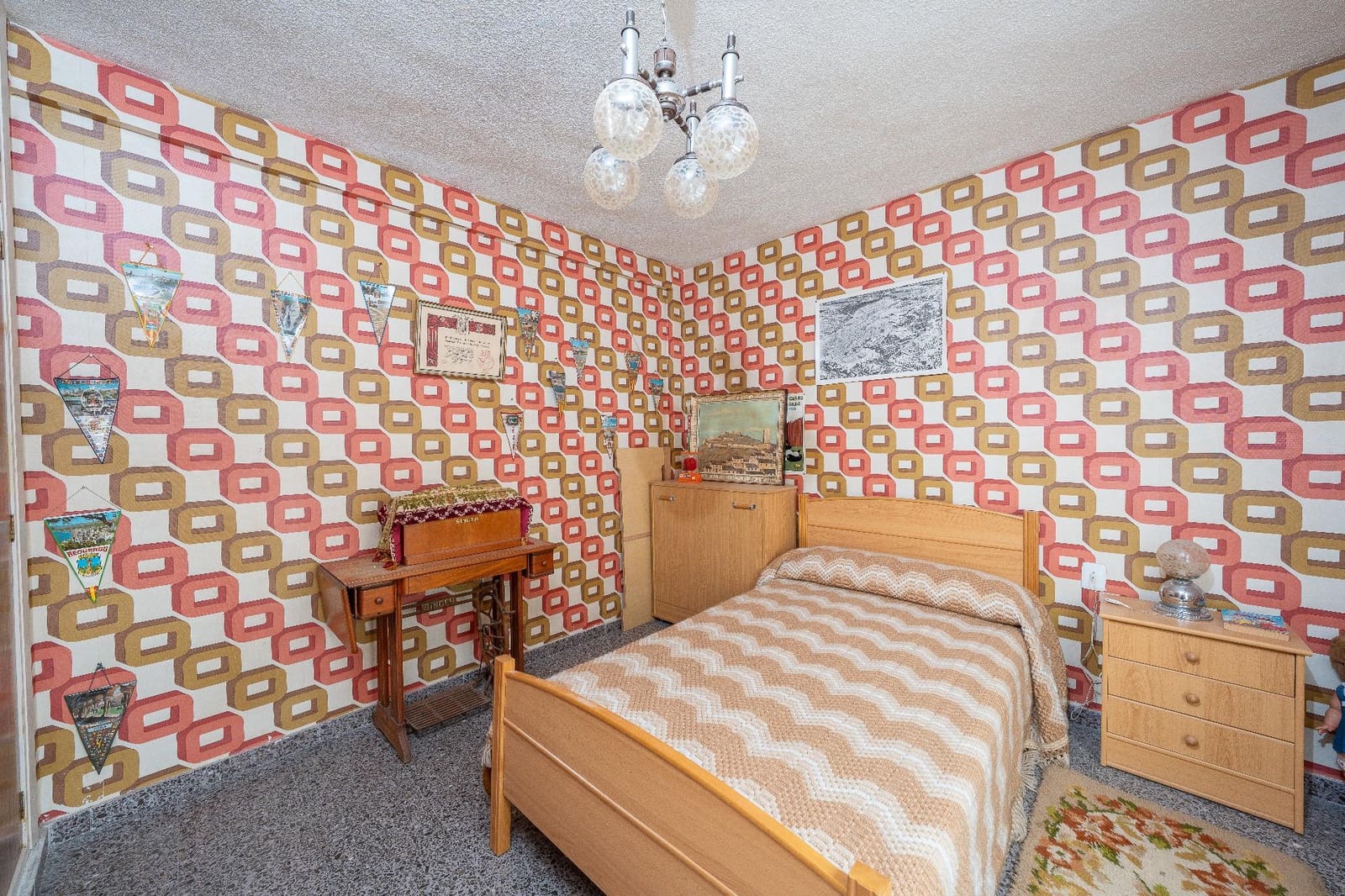 Piso de 4 habitaciones en Jijona / Xixona en venta - 130.000 € (Ref: 9833613)