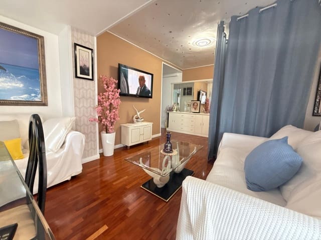 3 soveværelse Lejlighed til salg i Carolinas Bajas, Alicante by - € 430.000 (Ref: 9846184)