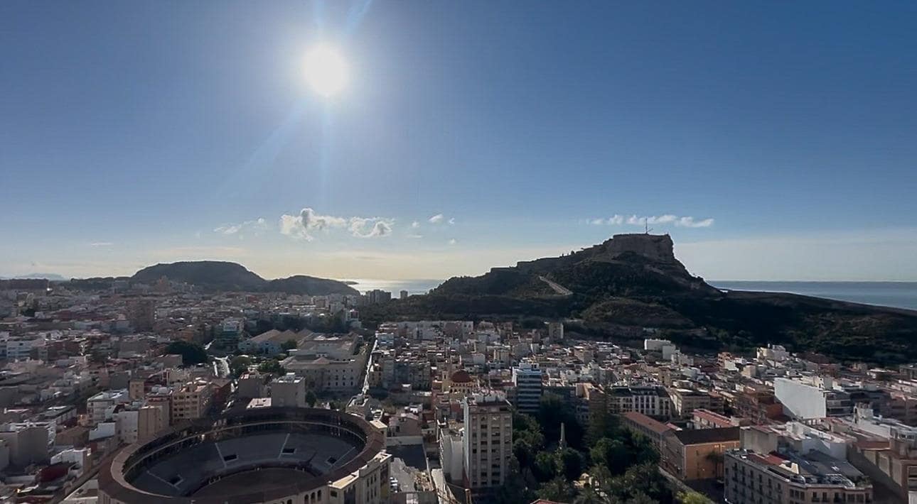3 soveværelse Lejlighed til salg i Alicante by - € 430.000 (Ref: 9846184)
