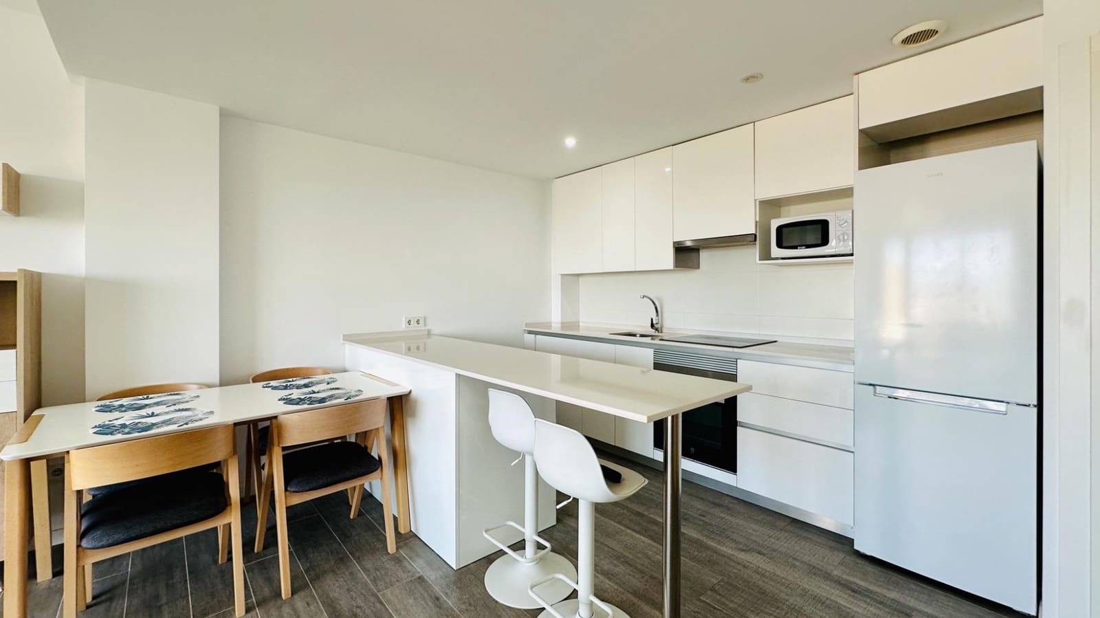 Appartement de 2 chambres à louer à Finestrat avec piscine garage - 1 790 € (Ref: 9846185)