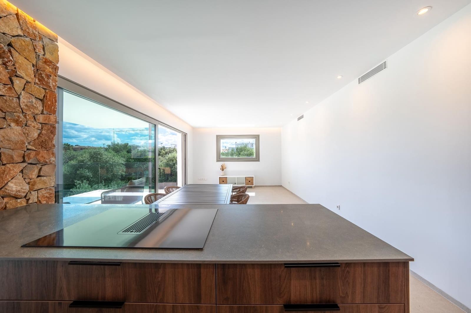 3 bedroom Apartment for rent in Arenal with pool garage - € 1,750 (Ref: 9849304)