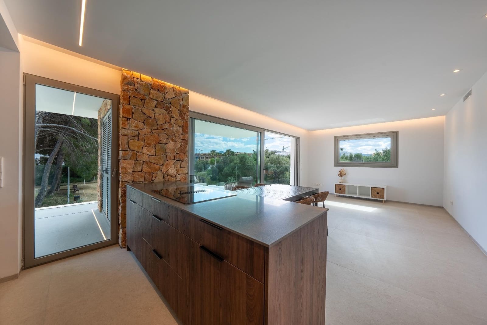 3 bedroom Apartment for rent in Arenal with pool garage - € 1,750 (Ref: 9849304)