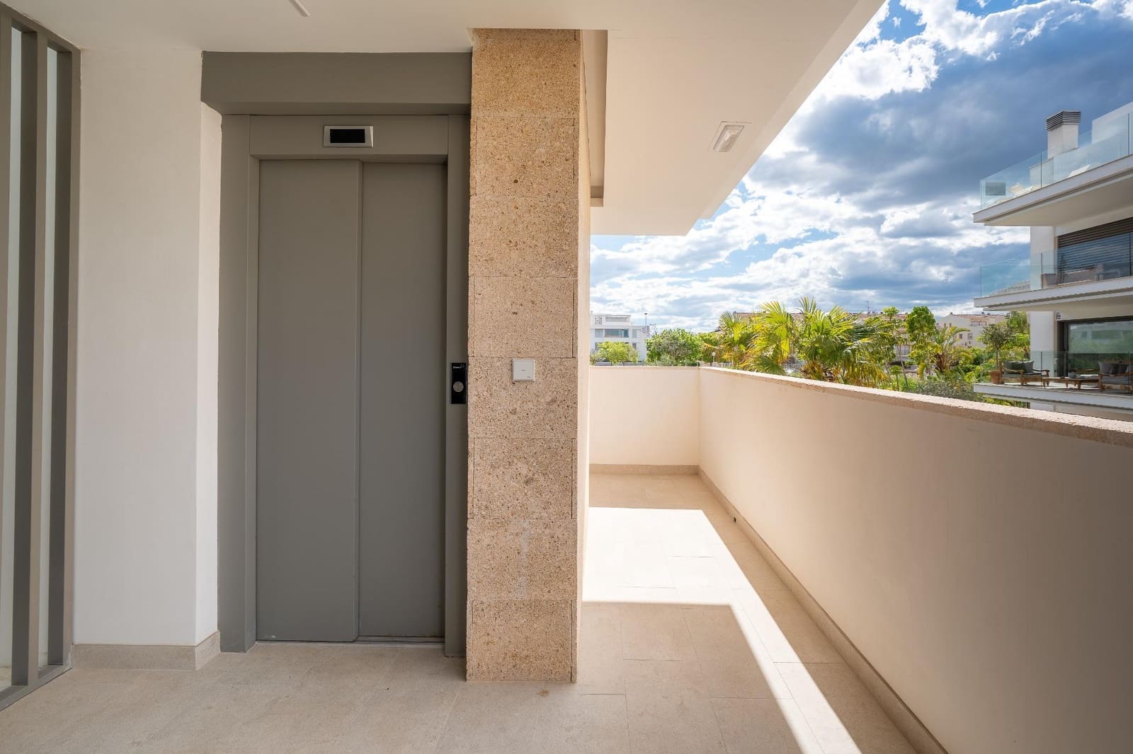 3 bedroom Apartment for rent in Arenal with pool garage - € 1,750 (Ref: 9849304)