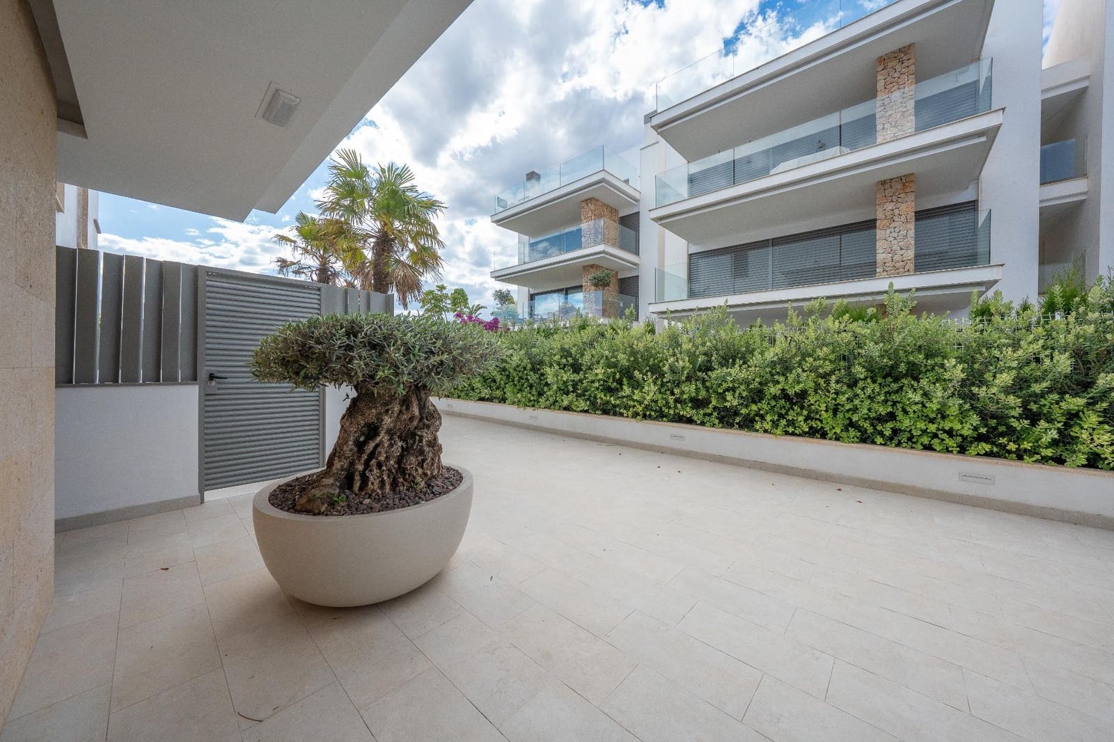 3 bedroom Apartment for rent in Arenal with pool garage - € 1,750 (Ref: 9849304)