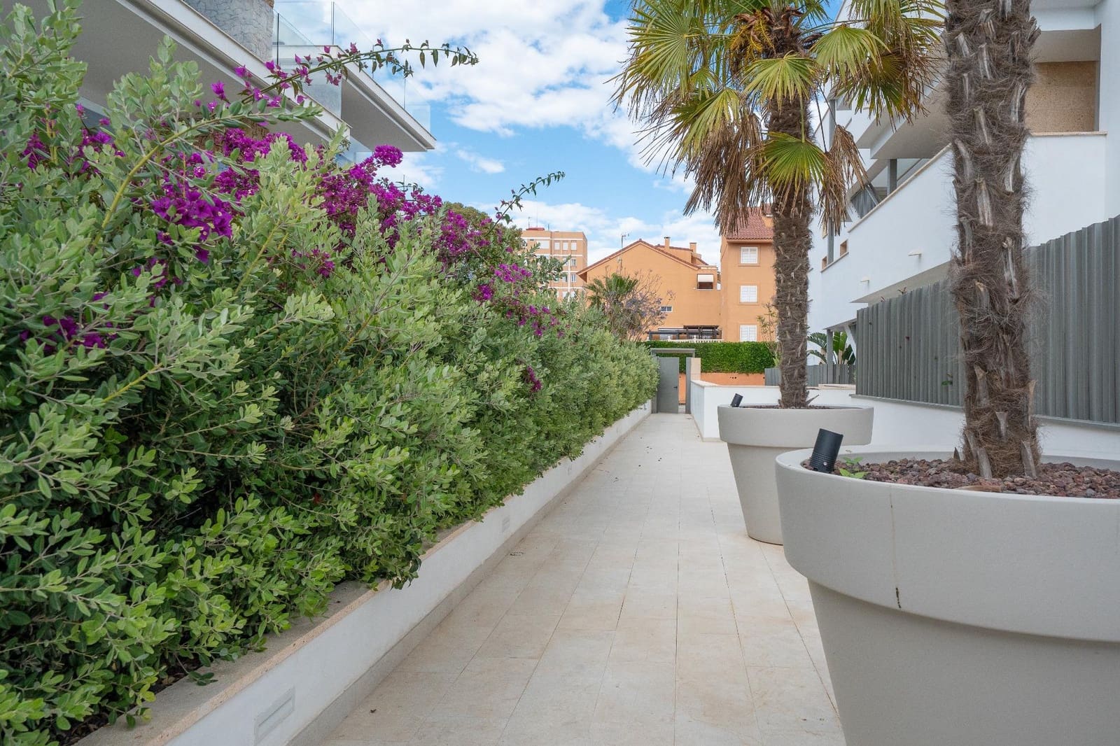 3 bedroom Apartment for rent in Arenal with pool garage - € 1,750 (Ref: 9849304)