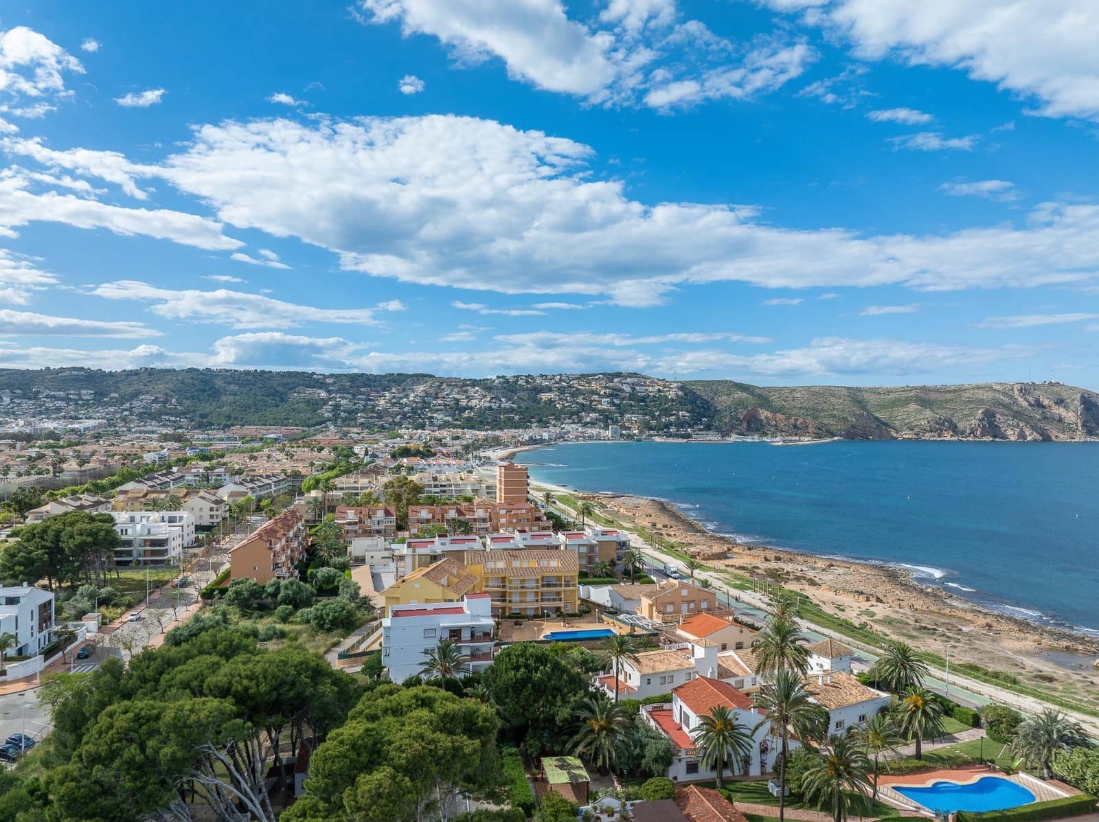 3 bedroom Apartment for rent in Arenal with pool garage - € 1,750 (Ref: 9849304)
