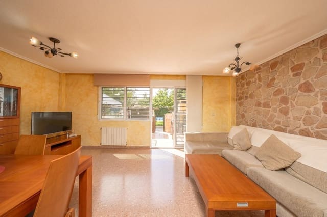 4 bedroom Terraced Villa for sale in Aspe with pool - € 259,000 (Ref: 9849305)