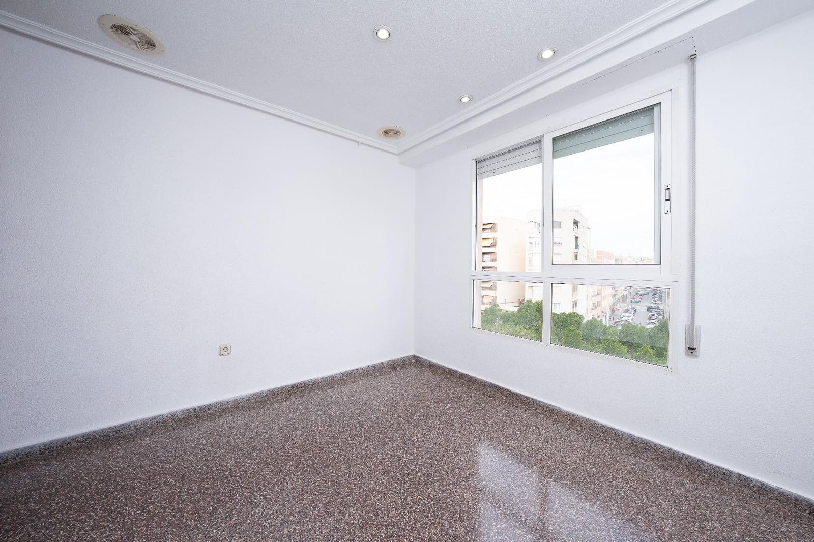 3 soveværelse Lejlighed til salg i Elche / Elx - € 200.000 (Ref: 9851700)