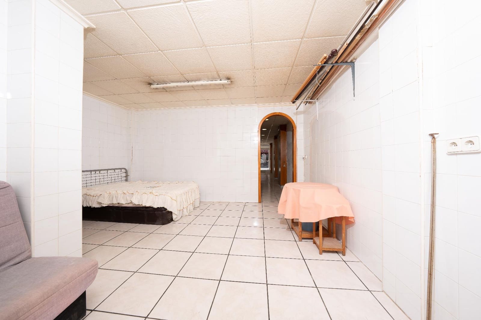 Commercieel te koop in Elche / Elx - € 79.900 (Ref: 9866951)