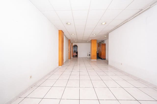 Commercieel te koop in Centro, Elche / Elx - € 79.900 (Ref: 9866951)