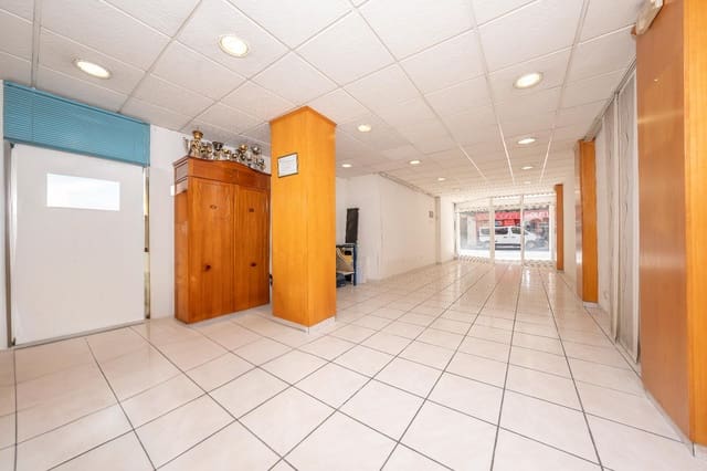 Commercieel te koop in Centro, Elche / Elx - € 79.900 (Ref: 9866951)