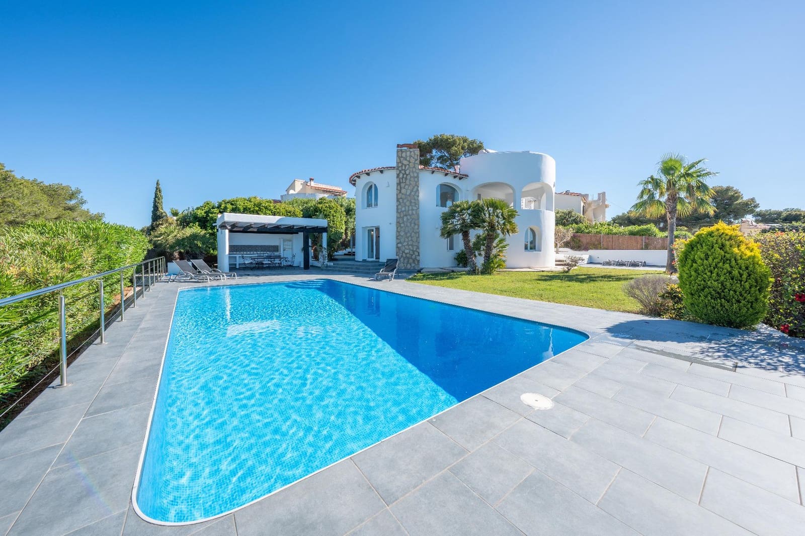 Chalet de 4 habitaciones en Javea / Xàbia en venta con piscina garaje - 1.050.000 € (Ref: 9873455)