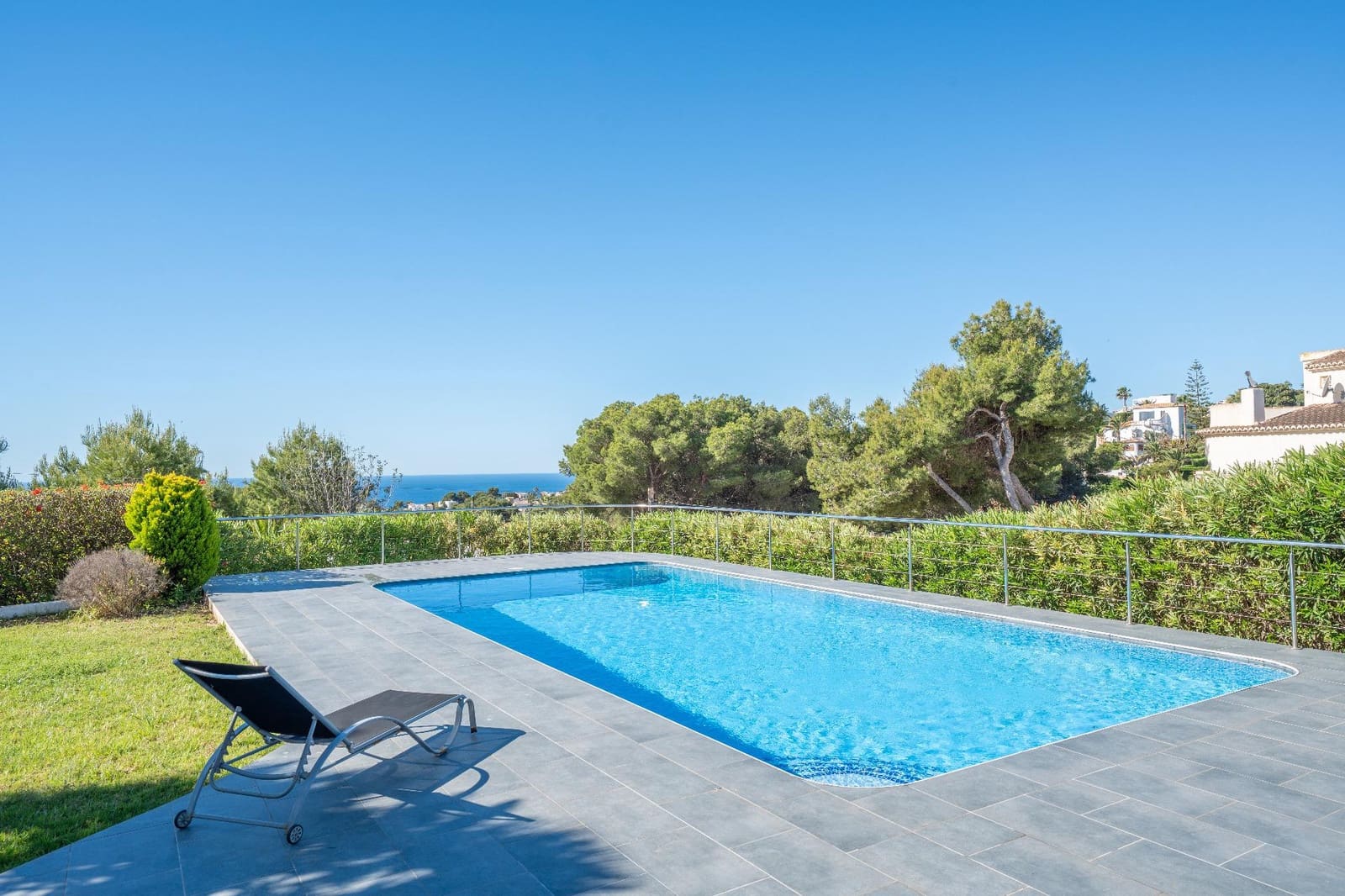 Chalet de 4 habitaciones en Javea / Xàbia en venta con piscina garaje - 1.050.000 € (Ref: 9873455)