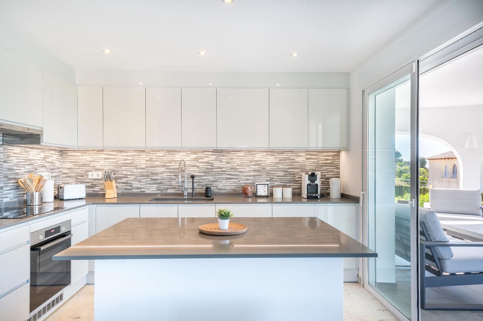 4 bedroom Villa for sale in Javea / Xabia with pool garage - € 1,050,000 (Ref: 9873455)