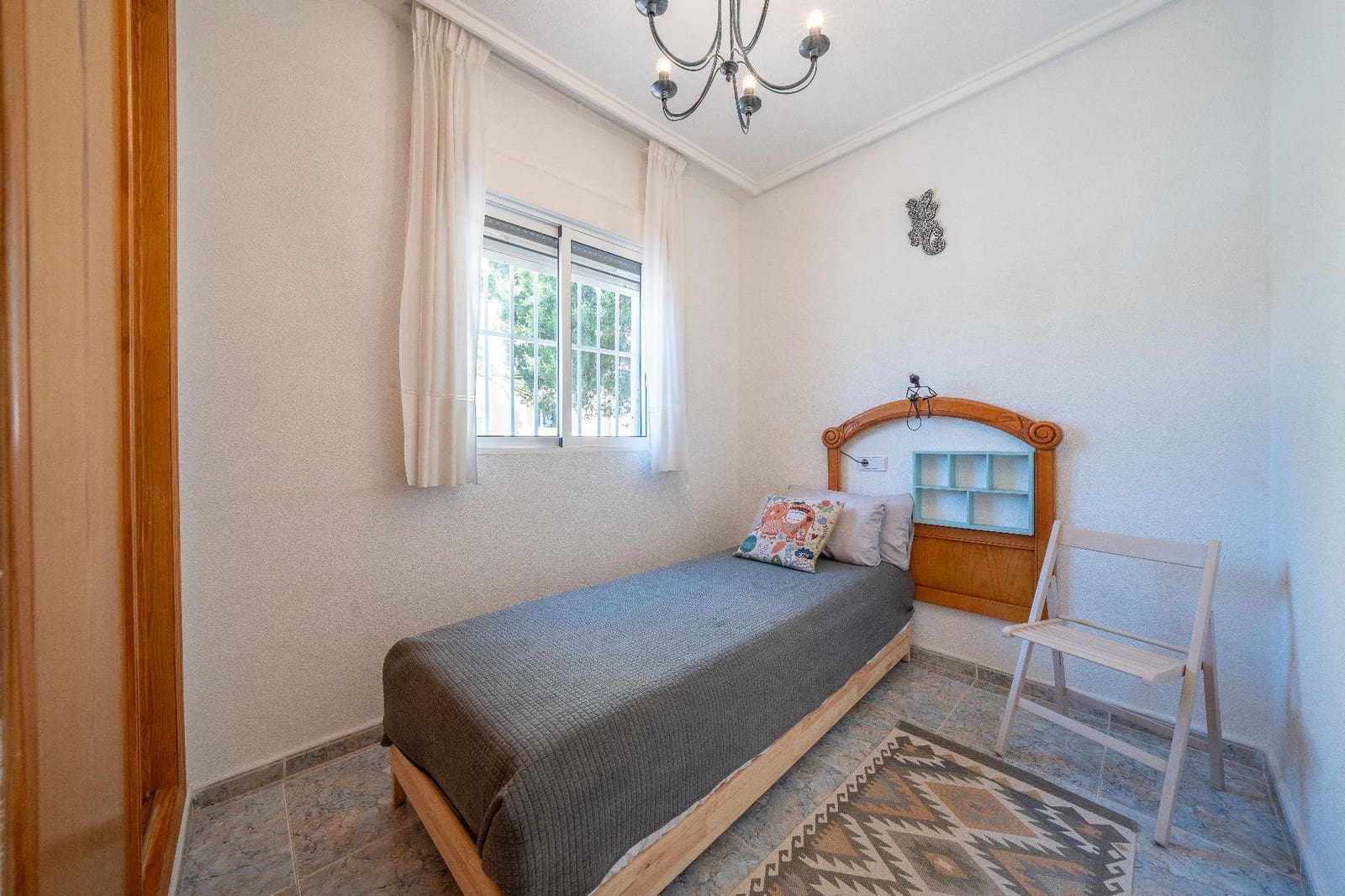 2 soverom Bungalow til salgs i Arenales del Sol med svømmebasseng - € 245 000 (Ref: 9876355)