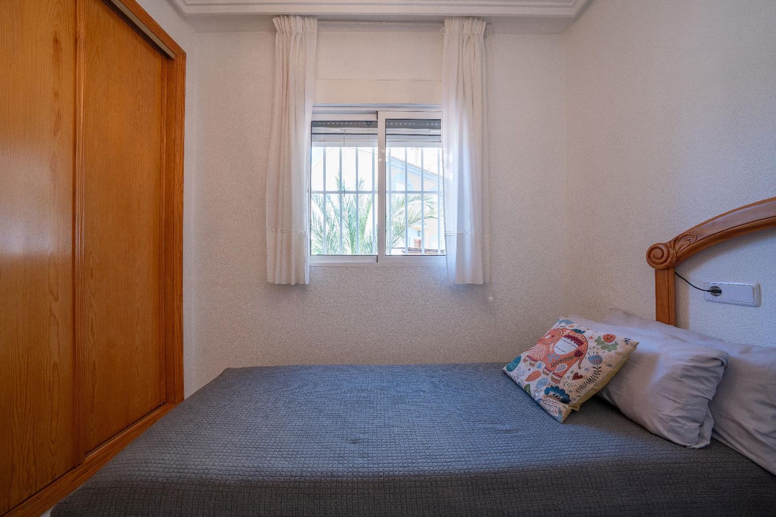 2 soverom Bungalow til salgs i Arenales del Sol med svømmebasseng - € 245 000 (Ref: 9876355)