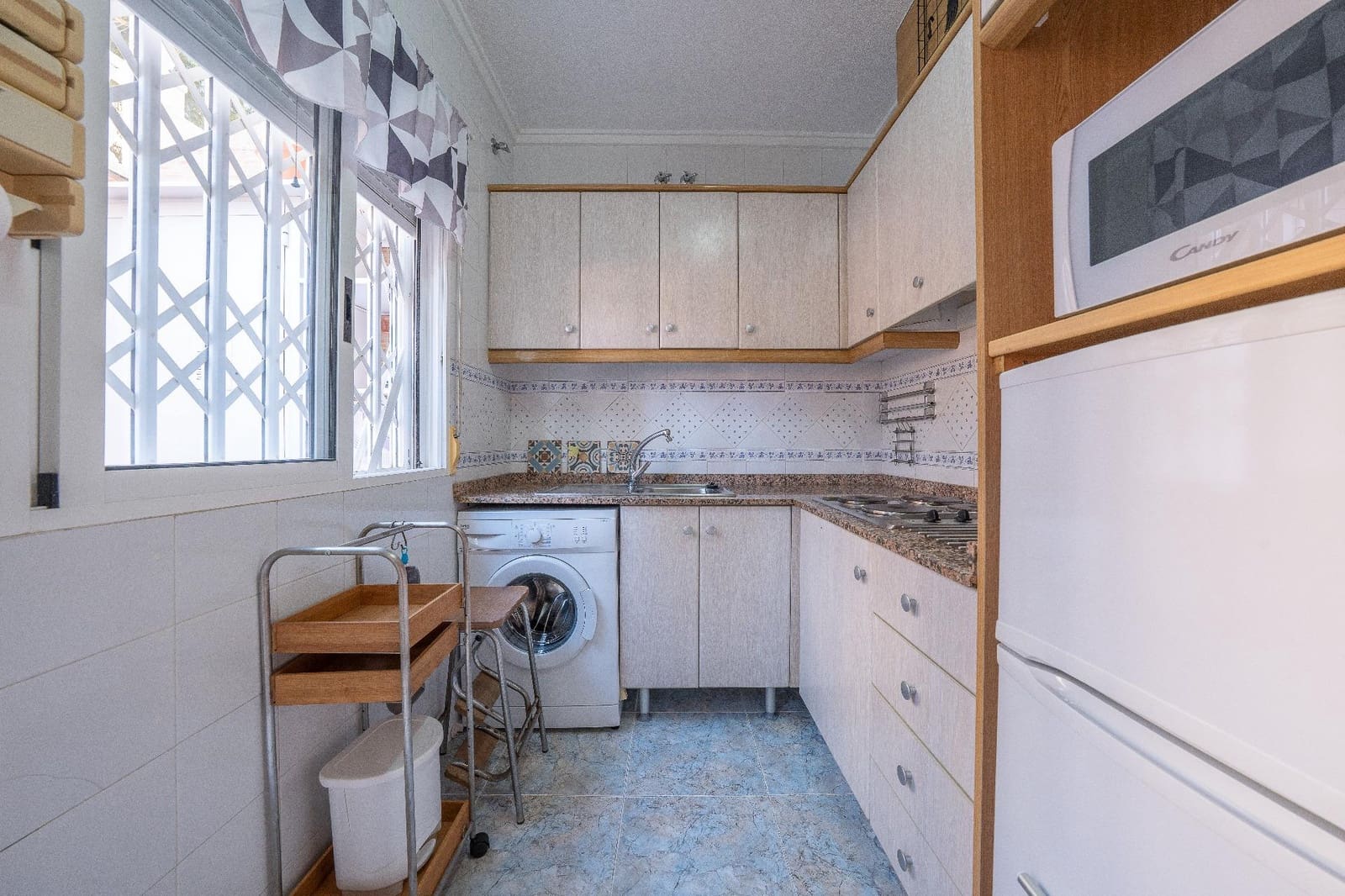 2 soverom Bungalow til salgs i Arenales del Sol med svømmebasseng - € 245 000 (Ref: 9876355)