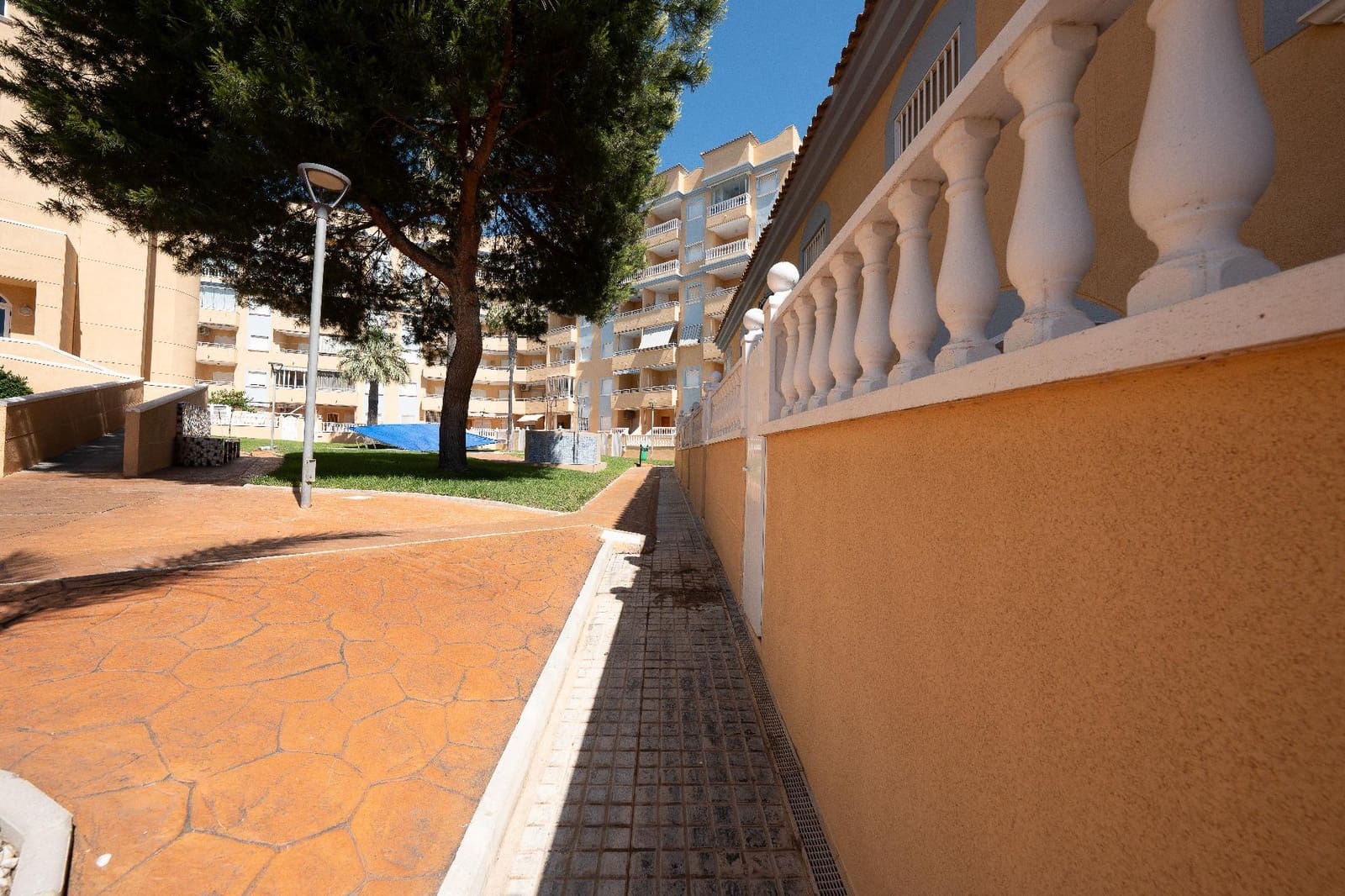 2 soverom Bungalow til salgs i Arenales del Sol med svømmebasseng - € 245 000 (Ref: 9876355)