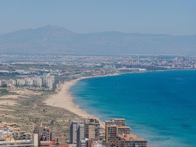 2 soveværelse Bungalow til salg i Arenales del Sol, Elche / Elx med swimmingpool - € 199.000 (Ref: 9876355)