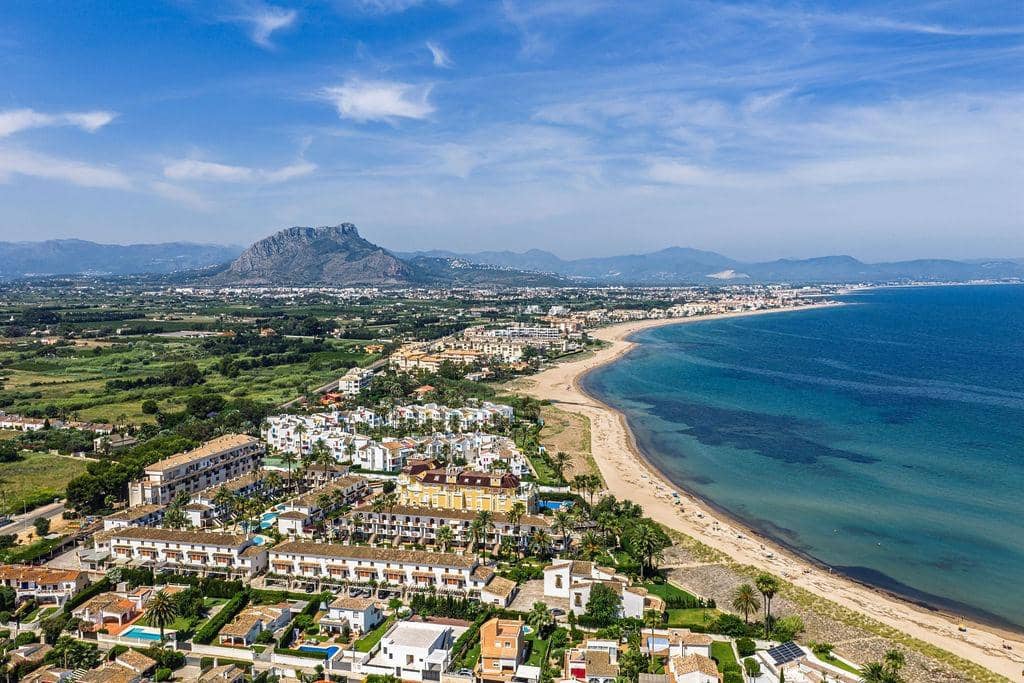 2 bedroom Apartment for sale in Denia with pool garage - € 597,000 (Ref: 9890335)