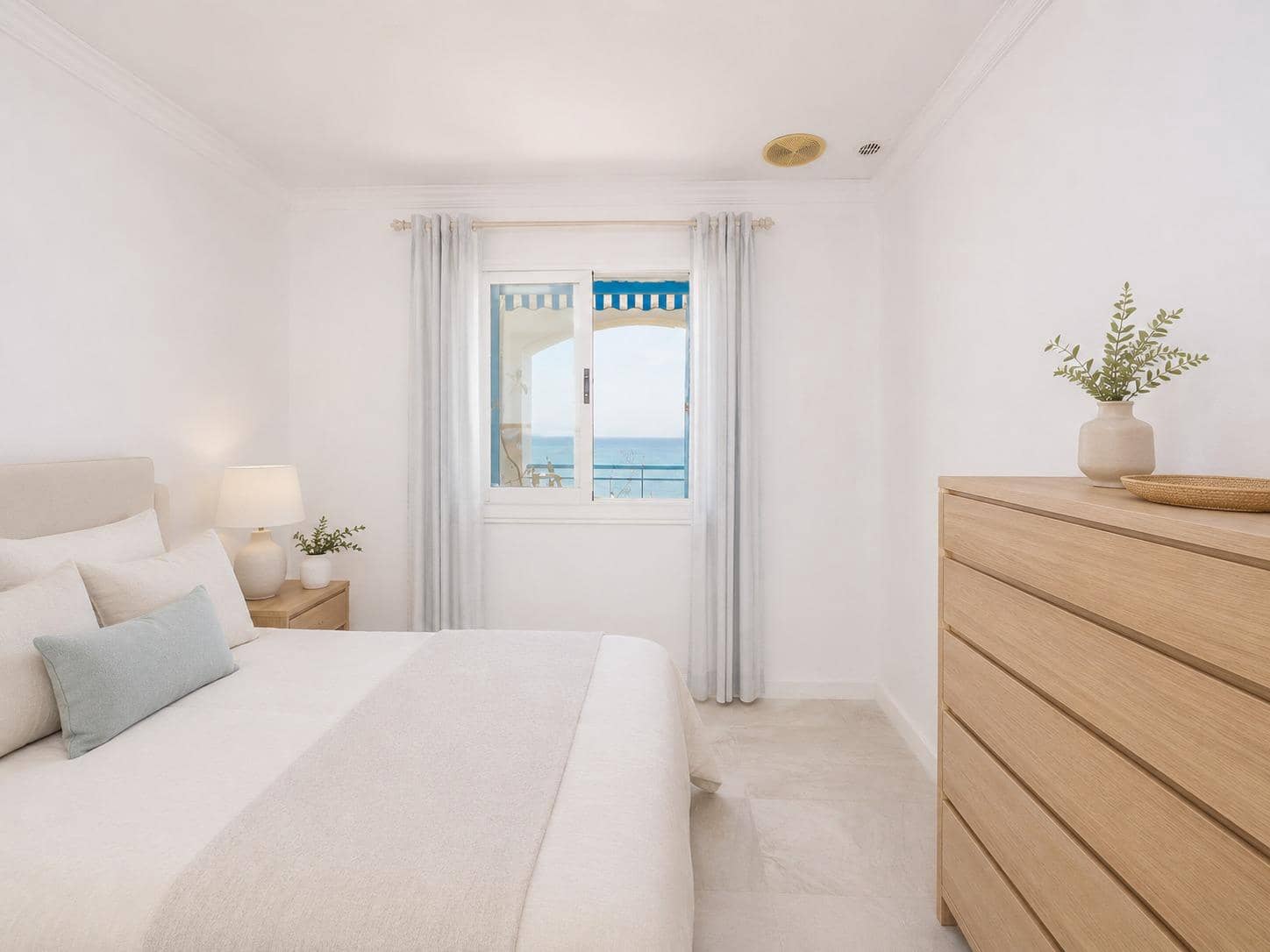 2 bedroom Apartment for sale in Denia with pool garage - € 597,000 (Ref: 9890335)