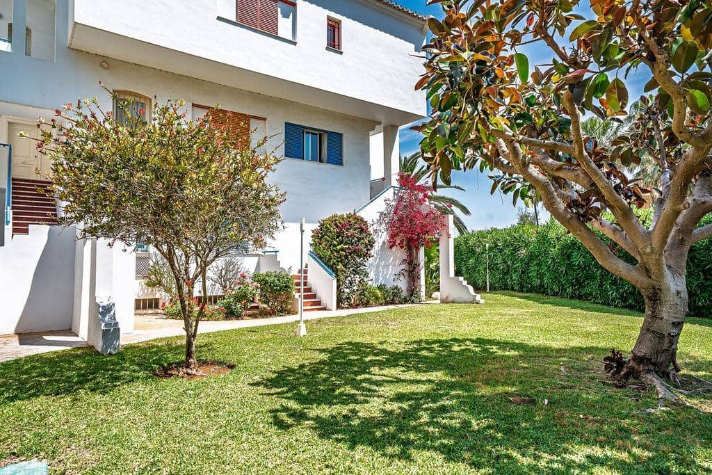 2 bedroom Apartment for sale in Denia with pool garage - € 597,000 (Ref: 9890335)