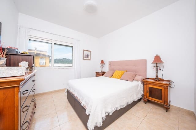 4 bedroom Terraced Villa for sale in Pedreguer with garage - € 340,000 (Ref: 9892286)