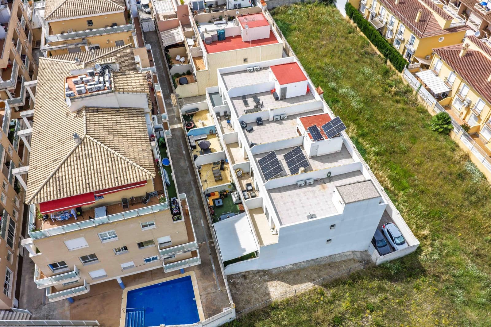 4 bedroom Terraced Villa for sale in Pedreguer with garage - € 340,000 (Ref: 9892286)