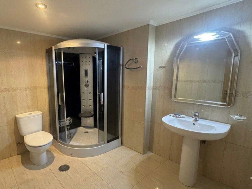 3 Zimmer Apartment zu verkaufen in Alicante / Alacant Stadt mit Pool Garage - 350.000 € (Ref: 9893811)